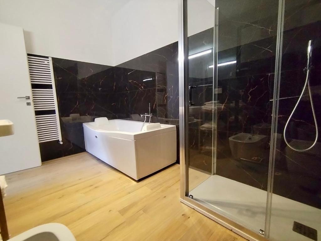 Hh Hermoso Housing Asti Exterior foto